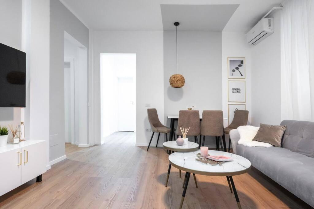 Old Town Bucharest Apartment Poiana 7 Bagian luar foto