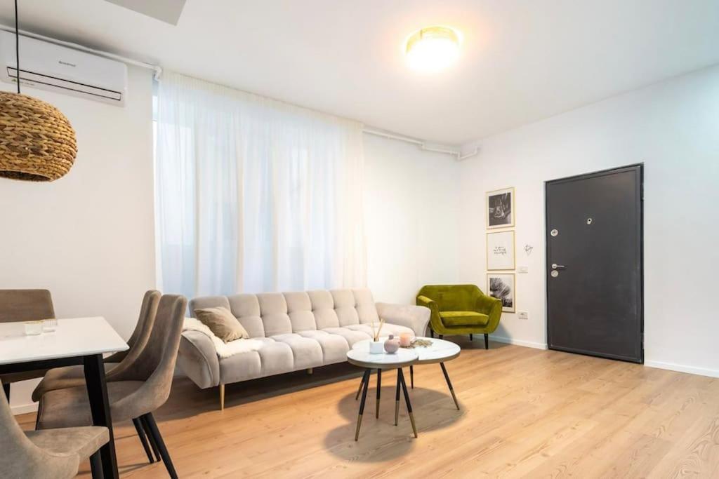 Old Town Bucharest Apartment Poiana 7 Bagian luar foto